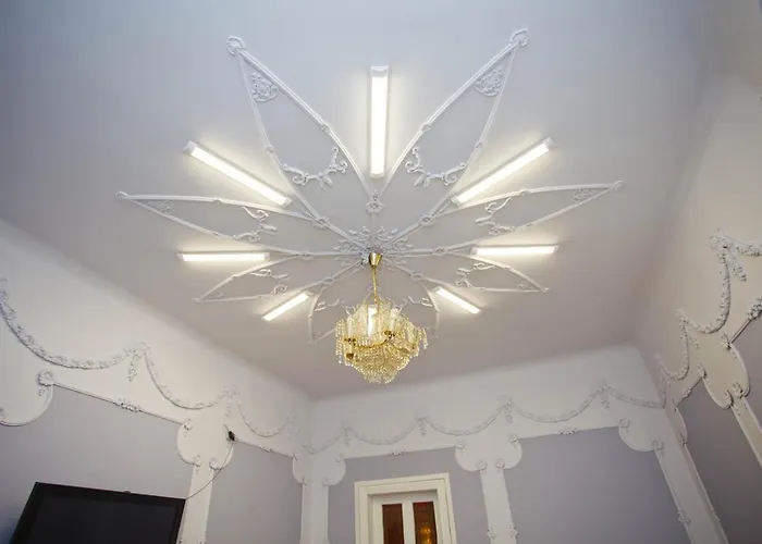 アパート Central Apartments Lviv